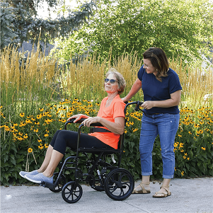 Chaise de transport légère en aluminium avec roues de 12"